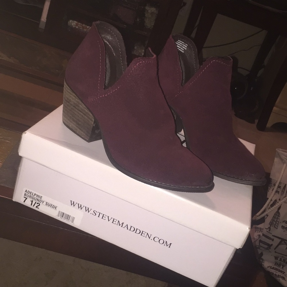 💫Adelphie Burguny Suede Steve Madden Booties 💫